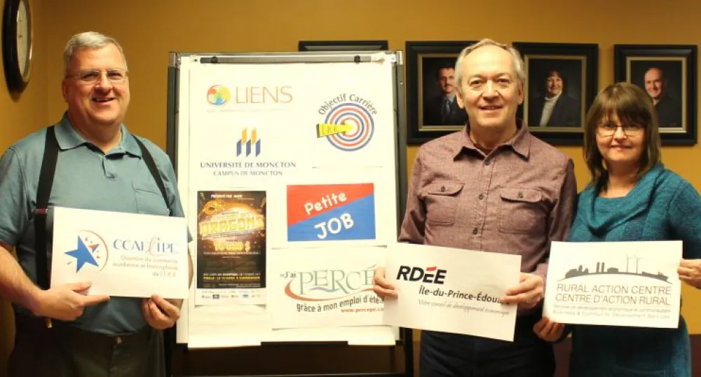 Certains membres avec RDÉE Île-du-Prince-Édouard Inc, le conseil de développement économique provincial francophone de l’Île-du-Prince-Édouard.