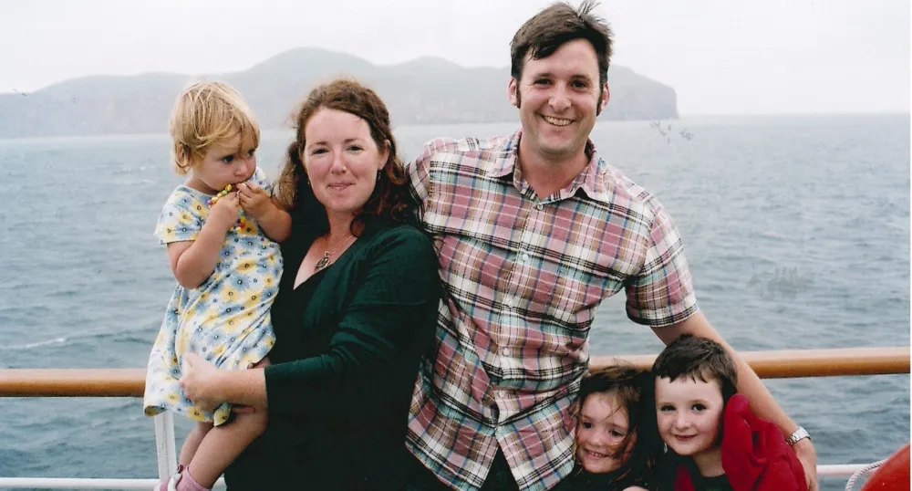 Moira McGuire, membre du Conseil consultatif des partenaires en apprentissage, et sa famille en vacances aux îles de la Madeleine