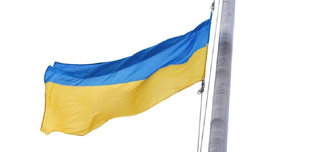 image of the Ukraine flag on a flag pole