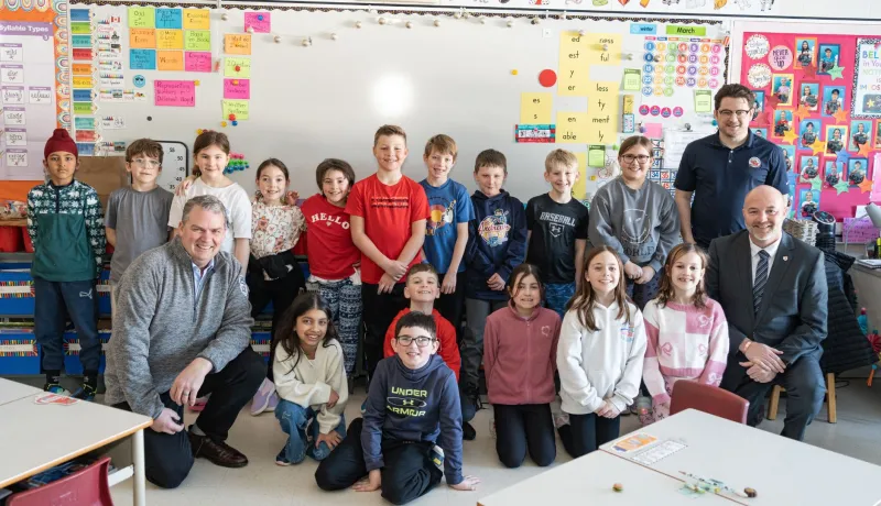 Des élèves dans une classe de CE2.