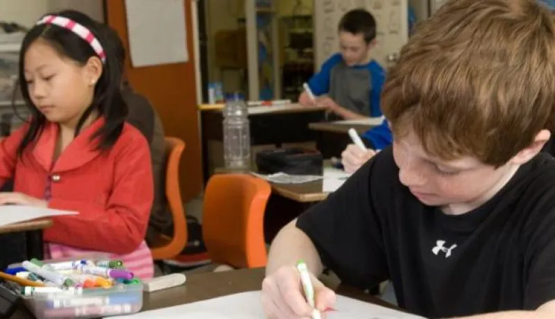 Pour inscrire votre enfant à l’école, communiquez directement avec une école se trouvant dans votre zone.